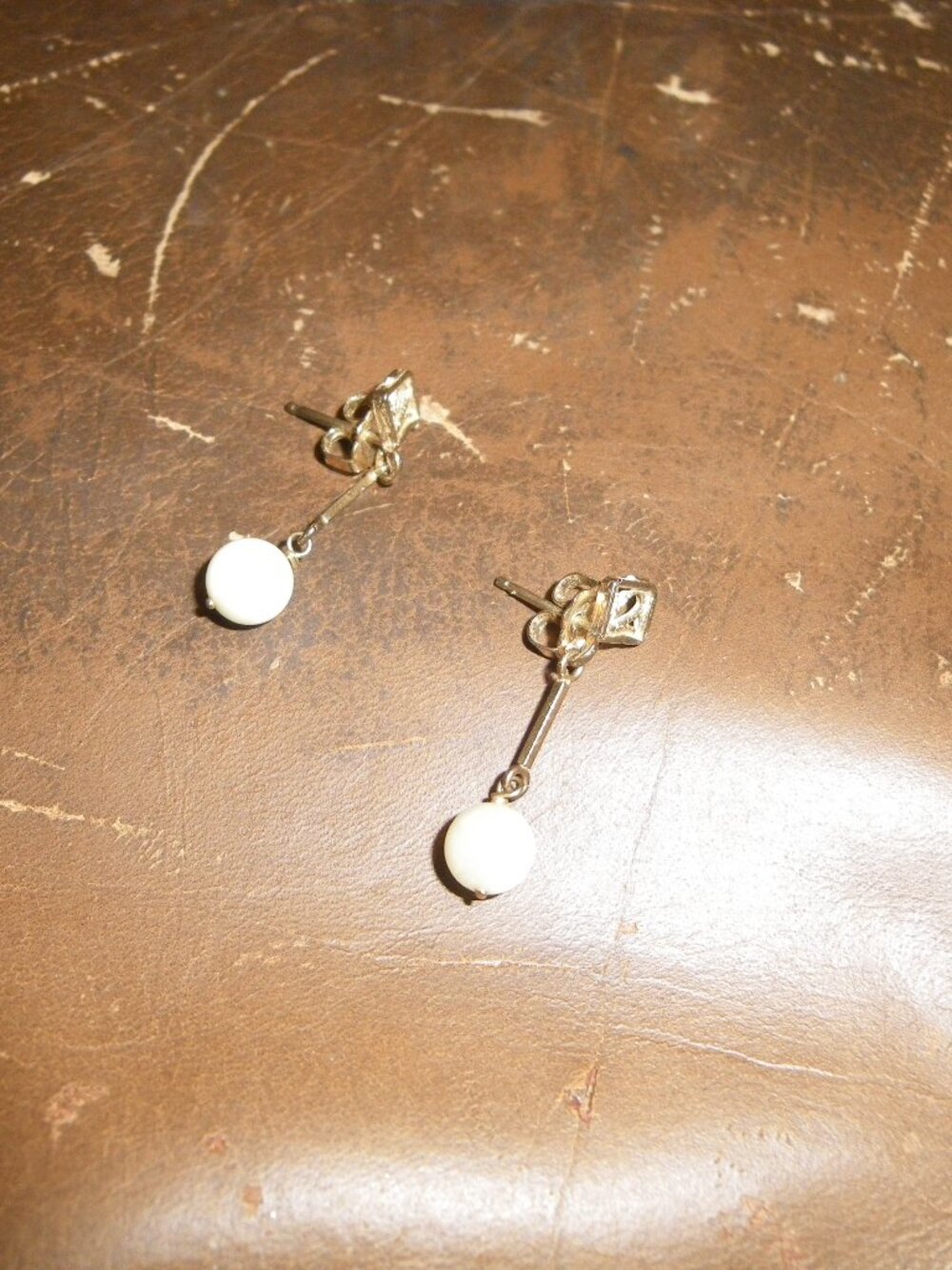 Vintage Women’s 14K Gold Dangling Earrings w/ Pearls